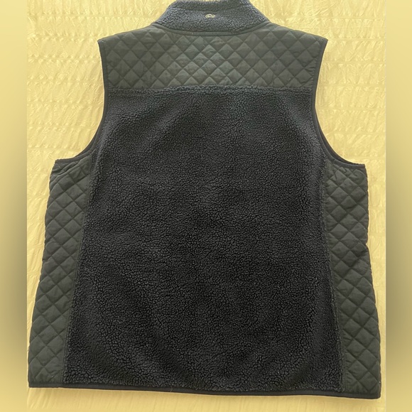 Vineyard Vines Black Fleece Vest - Picture 8 of 9